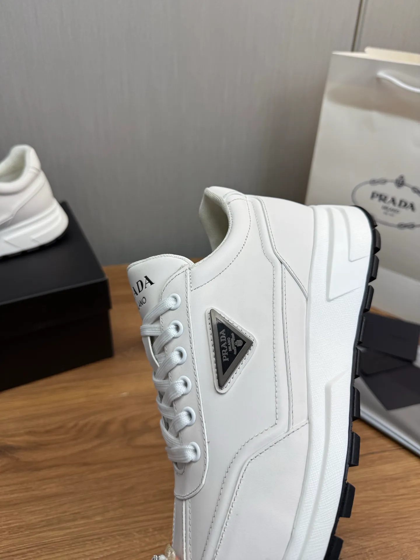 Factory price 640💰 [PRADA] Popular items in men's shoe counters, synchronized with the official website, 1 high-quality shipment ✔️Original cowhide + cowhide lining, 1🆚1 replica, original sole, 38-45 (45 customized, non-refundable)